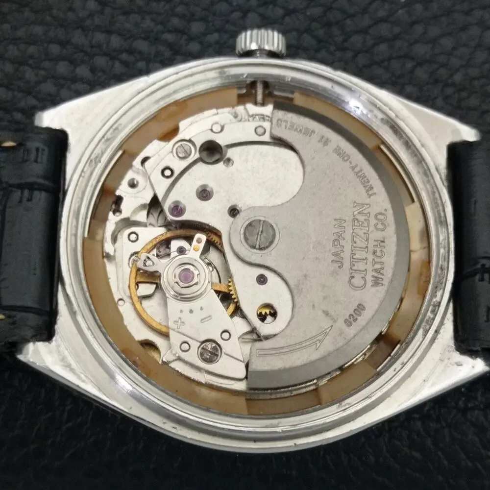 Vintage 1988 Citizen Automatic Mens Silver Watch W/daydate & Beige accents
